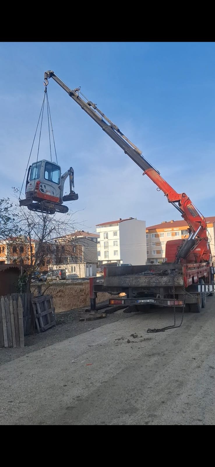 Kapaklı Tekirdağ Vinç Hizmeti – Bina Temelinden Mini Kepçe Çıkarma