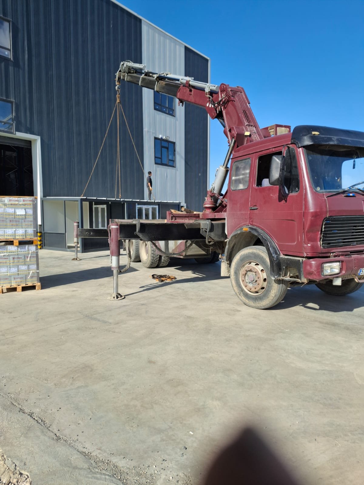 Kapaklı kiralık Mobil Vinç ile Mermer İndirme Hizmeti