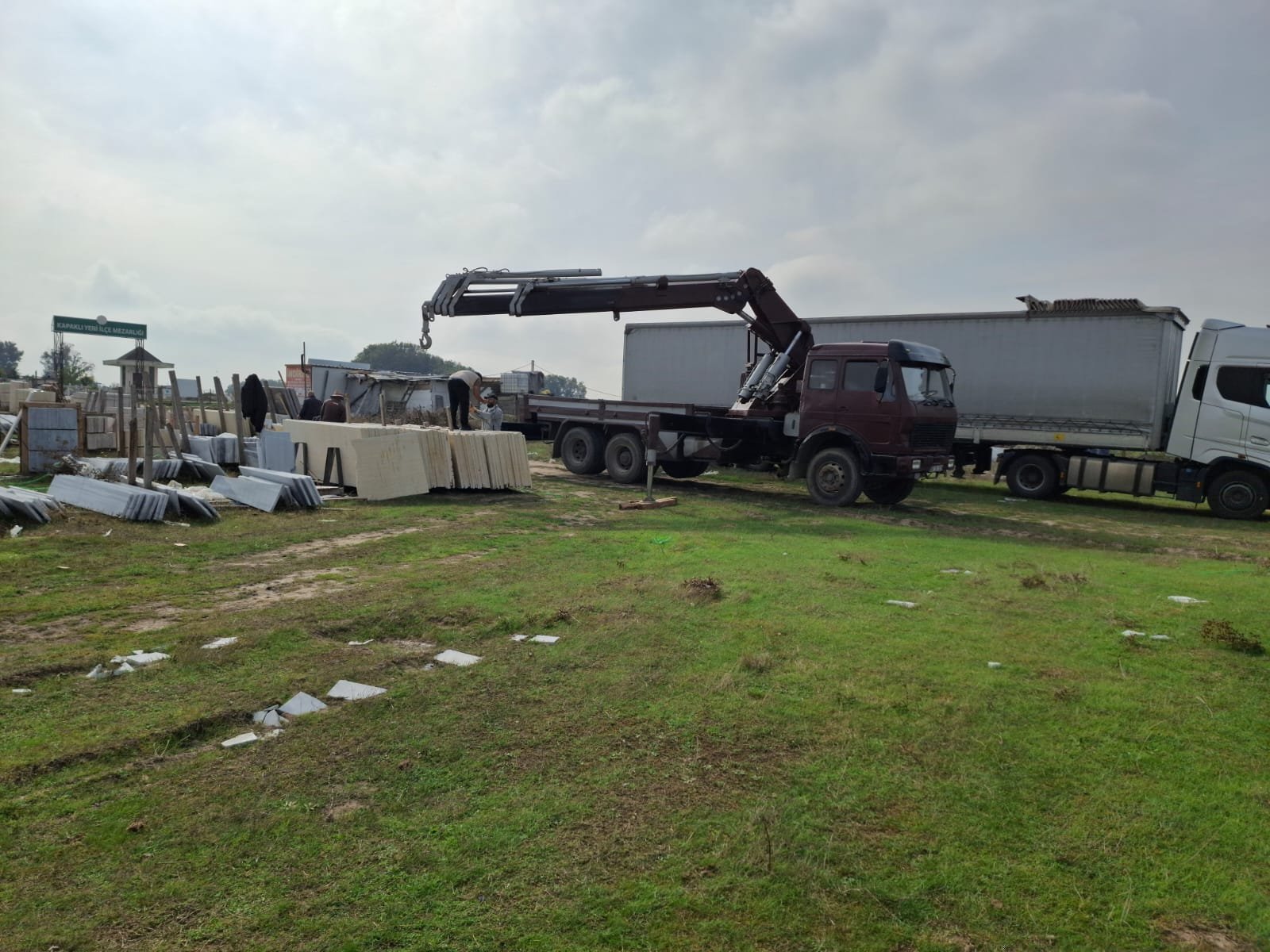 Kapaklı kiralık Mobil Vinç ile Mermer İndirme Hizmeti